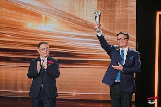 猛士917荣获第四届《中国汽车风云盛典》评委会年度风云车大奖
