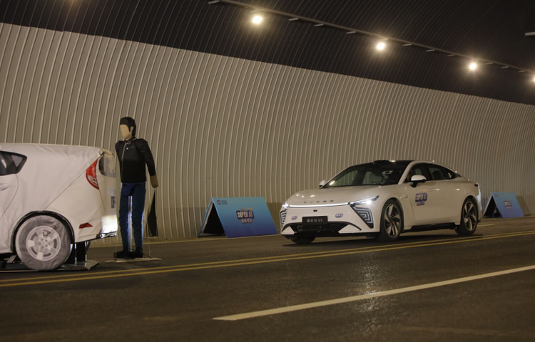 【汽车频道 资讯】中国汽研首发Super AI汽车超级智能极限试验
