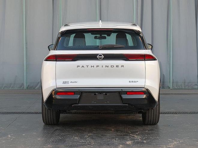 搭载2.0T发动机 东风日产Pathfinder实车曝光