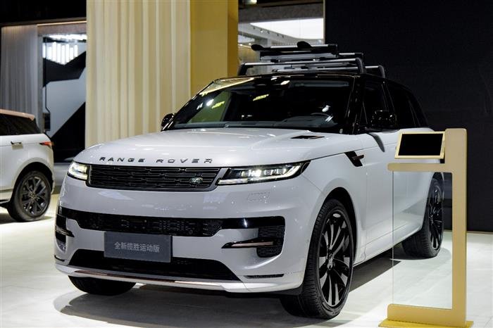 “士不可挡”，要上V8丨车展新车
